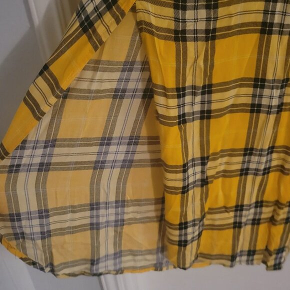Yellow flannel design button down - Picture 3 of 4